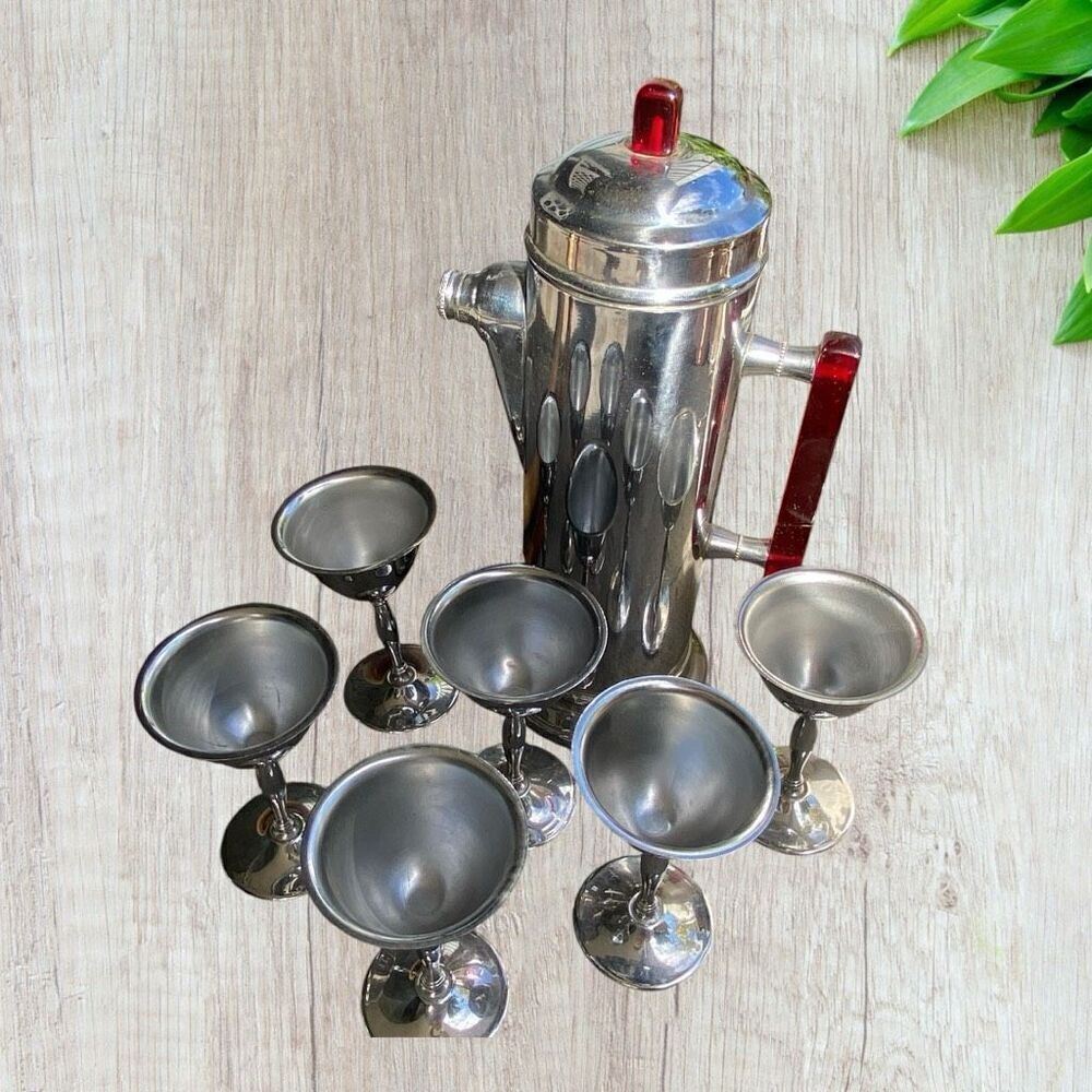 Vintage Art Deco Stainless Chrome Cocktail Shaker Ruby Bakelite Plus 6 Cups
